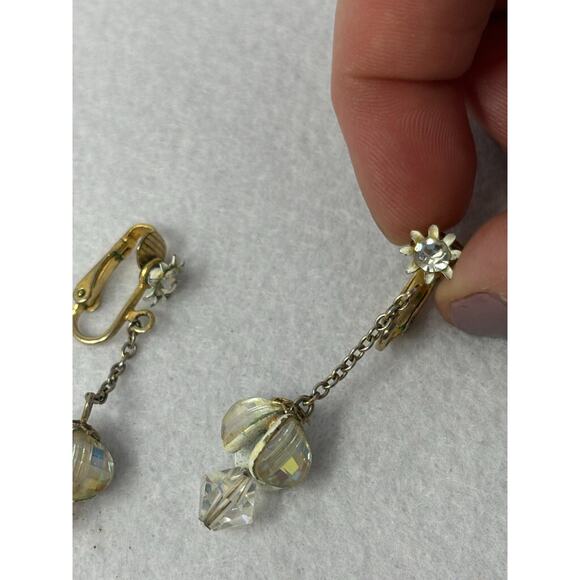 Vintage Cip On Earring Aurora Borealis Dangle Estate - Picture 2 of 5